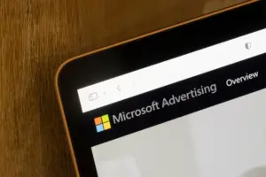 the-next-phase-of-ai-search-marketing-analyzing-microsoft-advertisings-strategic-pivot-toward-transparency-and-control