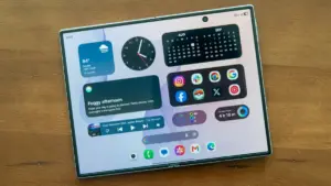 the-samsung-galaxy-z-fold-8-review-redefining-the-foldable-form-factor-for-the-mainstream