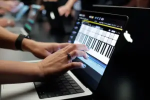 Defying Dogma: Inside Apple’s Historic Shift with the First-Ever Touchscreen MacBook Pro